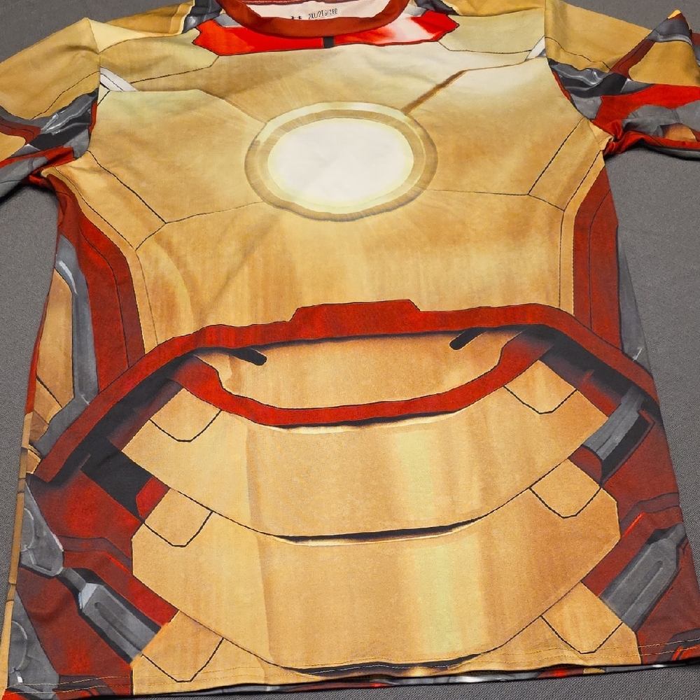 Marvel Iron Man Short Sleeve Tee - Gold and Red